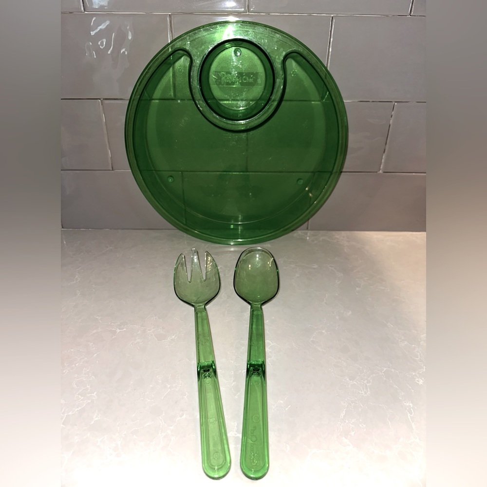The Pampered Chef Green Acrylic Chip and Dip Serving Tray 2793 & Serving Spoons